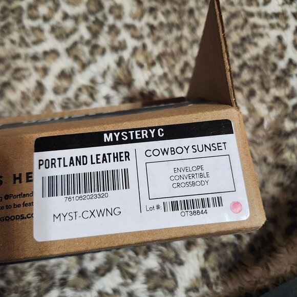 Portland Leather Cowboy Sunset Envelope Crossbody Unicorn Color Smooth Leather - Picture 10 of 10